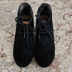 Toms Desert Wedge Black Suede
